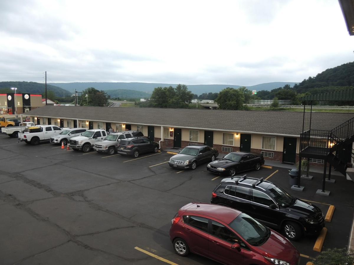スーパー 8 バイ ウインダム ミフリンビル ニア ブルームズバーグ Mifflinville エクステリア 写真